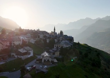 Die schönen Gotteshäuser und ihre Menschen im Unterengadin in einer Videoserie: Guarda