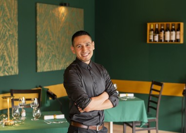 Vom Zwangslager der Taliban zum eigenen Restaurant in Bern: Eni Yousufs bewegende Lebensgeschichte 