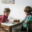 Elena und Lia haben einen Herzenspapi und einen biologischen Vater – und eine Mutter mit viel Power