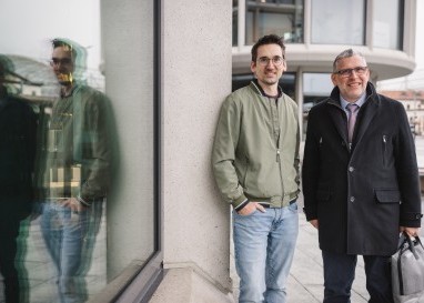 Innovatives Projekt für die Surselva: das erste ökumenische Gesangbuch in Rätoromanisch erscheint.