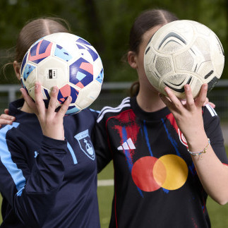Fussball und Religion bringen Menschen zusammen und sind der Gefahr des Machtmissbrauchs ausgesetzt
