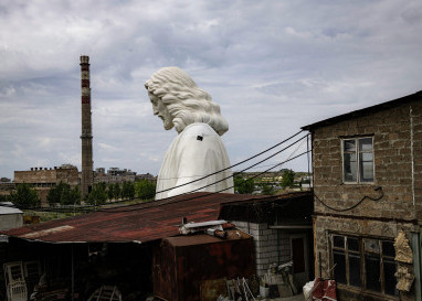 In Armenien lässt ein Oligarch die grösste Jesus-Figur der Welt bauen – gegen den Willen der Kirche